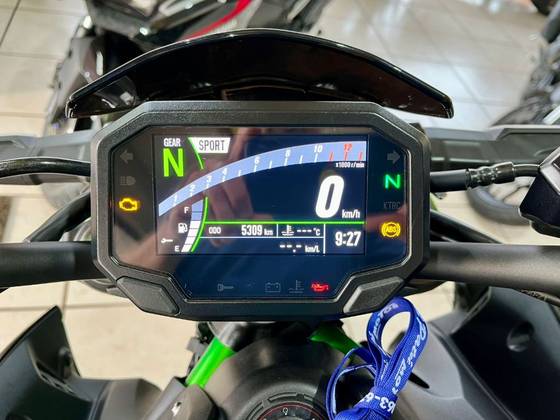 KAWASAKI Z900 KAWASAKI Z900